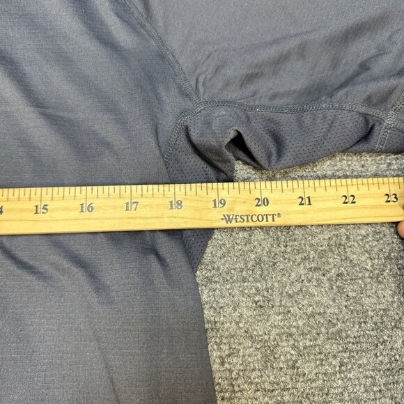 Rhone Gym Workout T-Shirt - Picture 6 of 9